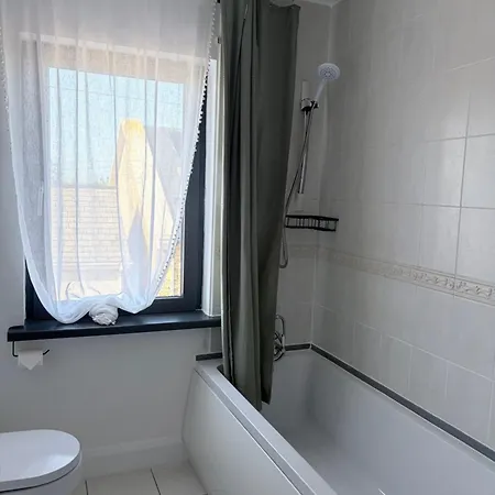 Vendégház Twin With Private Bathroom Glin