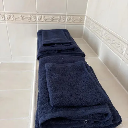 Twin With Private Bathroom Guest house *